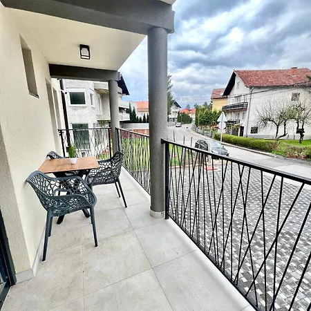 Ilidza - Pejton - Free Parking Lägenhet